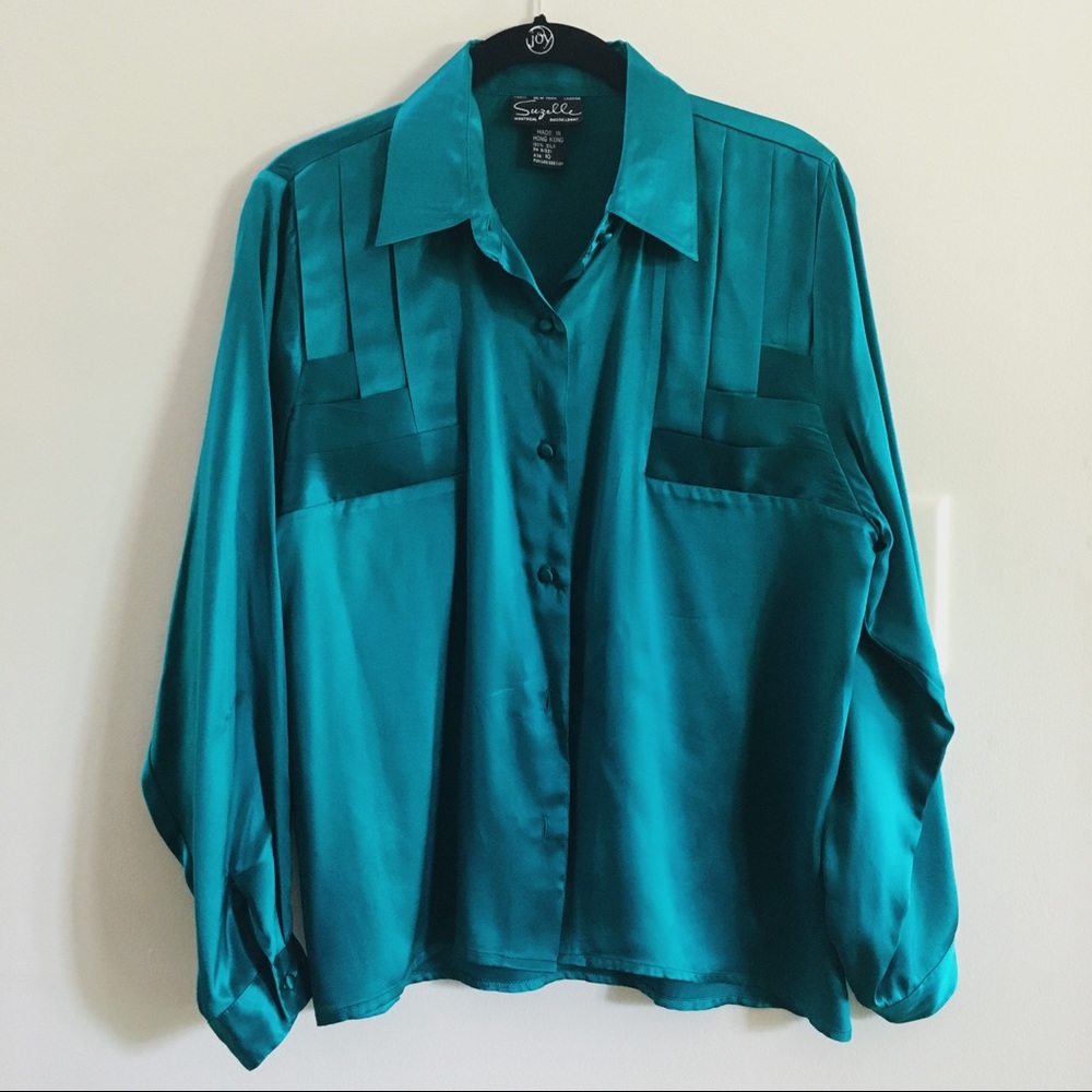✨Vintage 100% silk button-down
